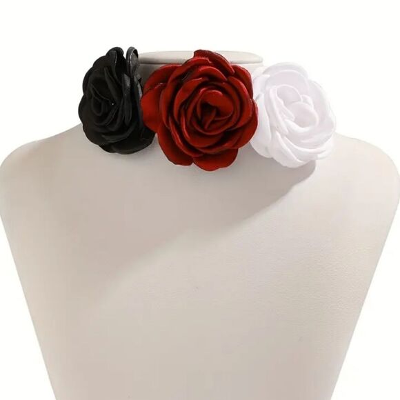 1 Pc Elegant Chokers Necklace with Rose Flowers - Adjustable - Picture 8 of 10
